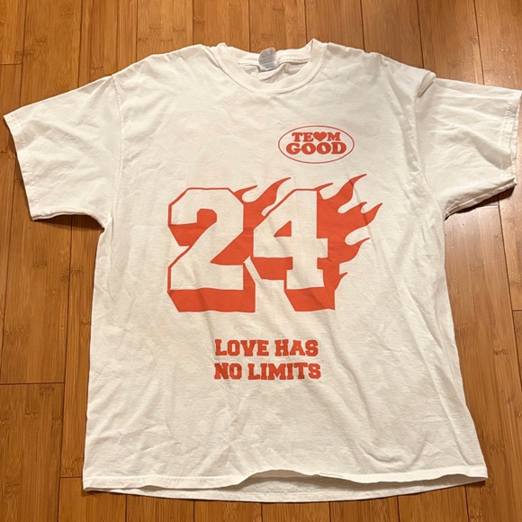 Vintage White T-Shirt with Orange Graphic TE🧡M GOOD. XL - Picture 1 of 6